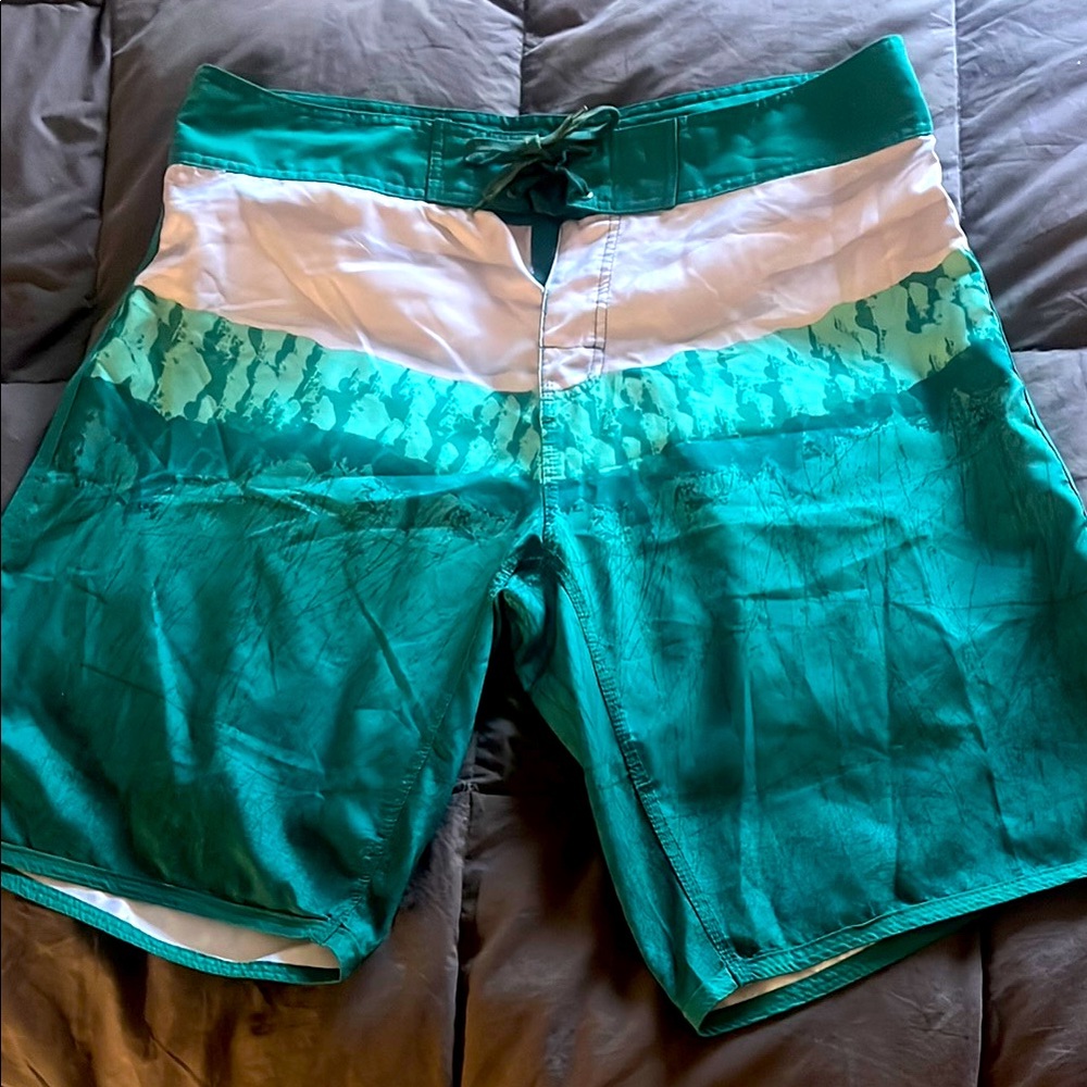 Burnside Board Shorts in Men's Green & Grey Size 38 w/bottle opener in pocket